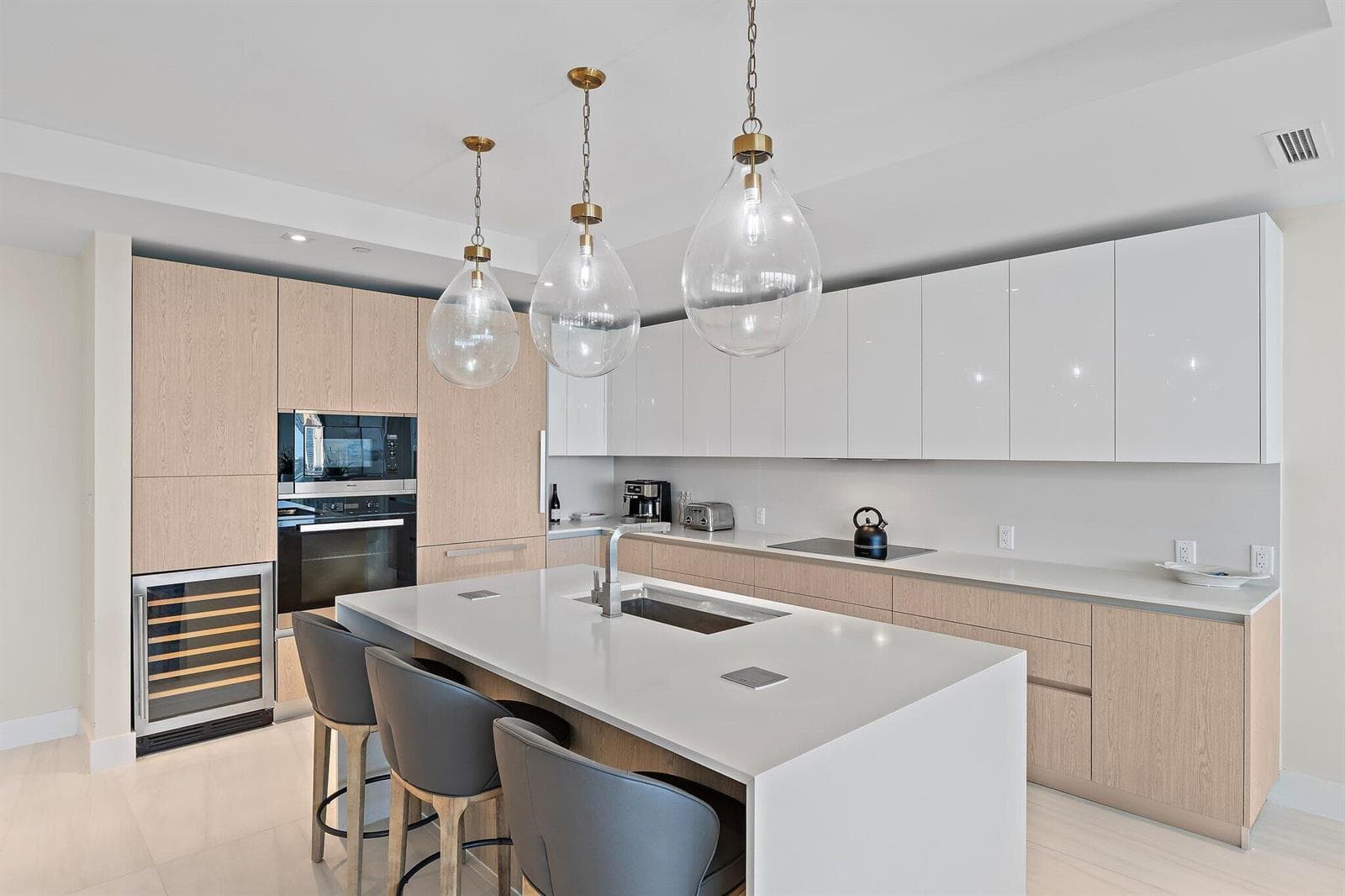 3100 N Ocean 906 photo 9