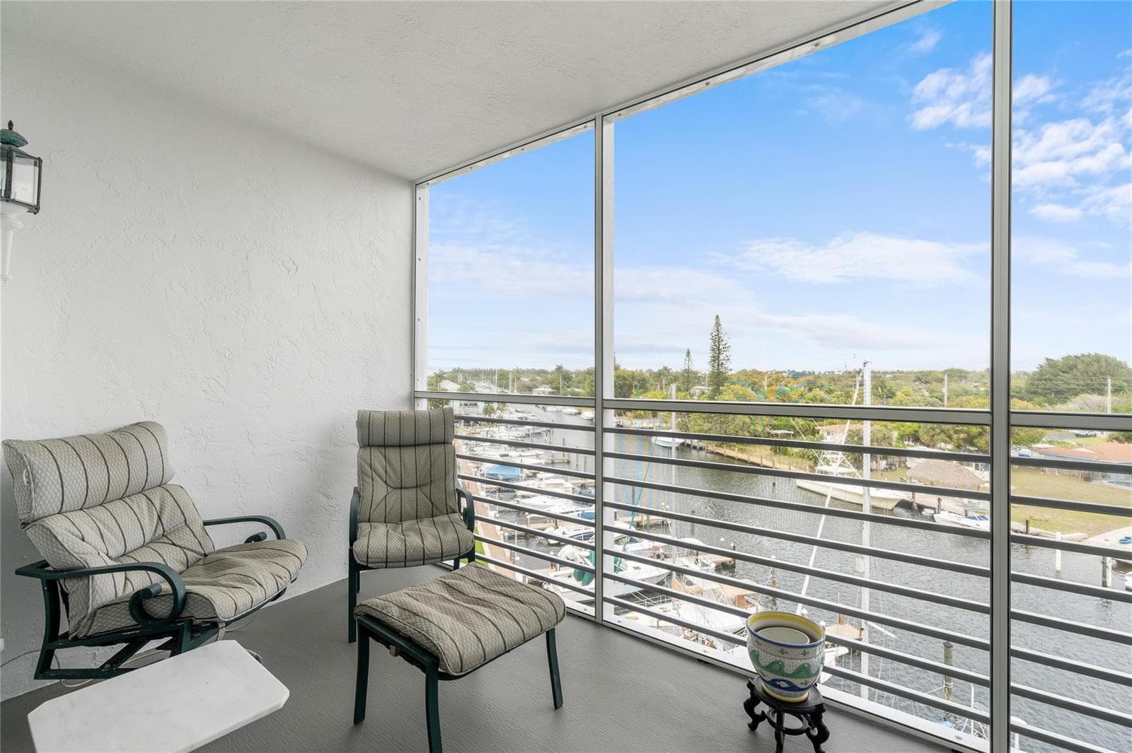2731 NE 14th Street Causeway 637 photo 16