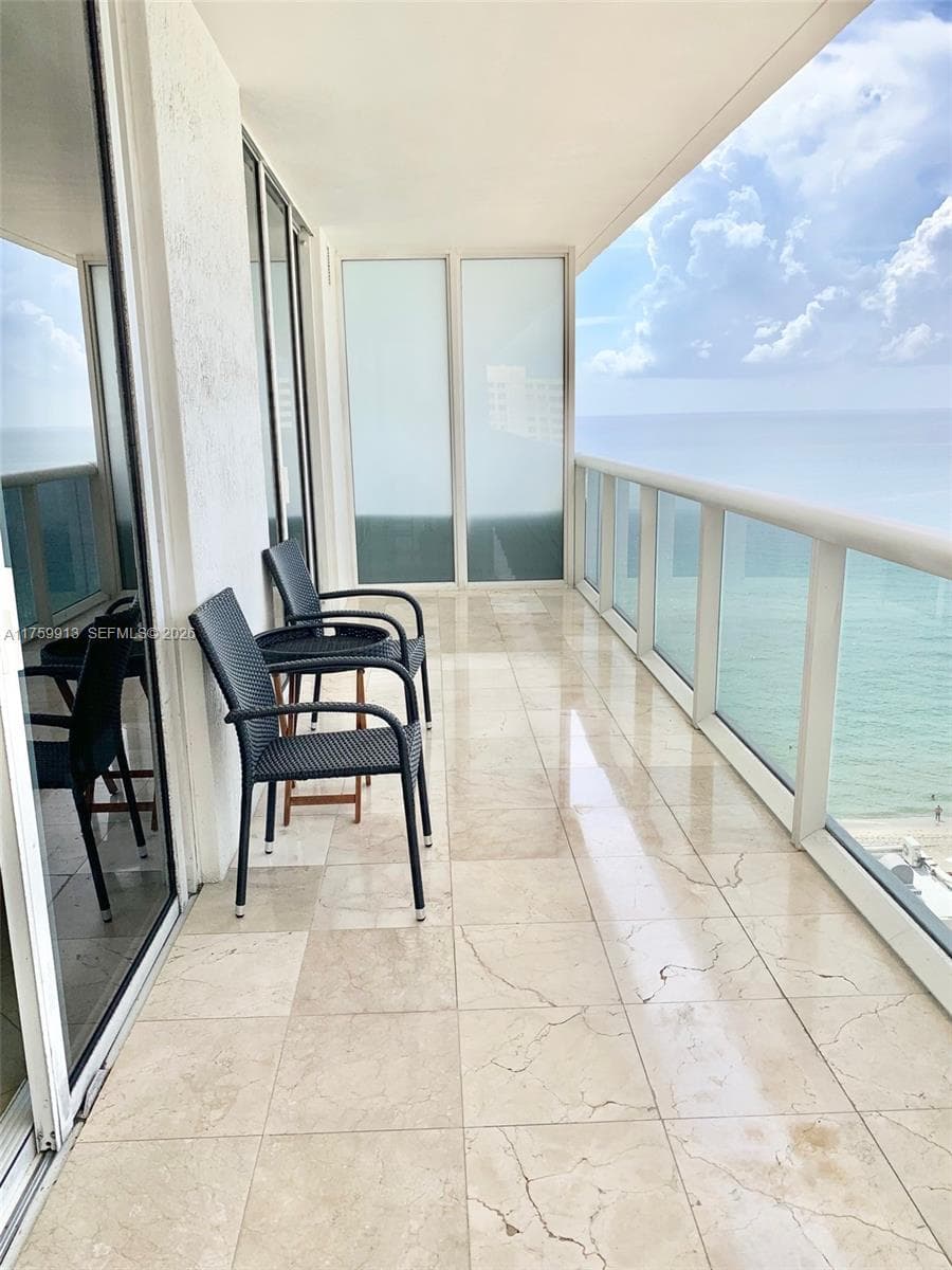 1830 S Ocean Dr 1503 photo 4