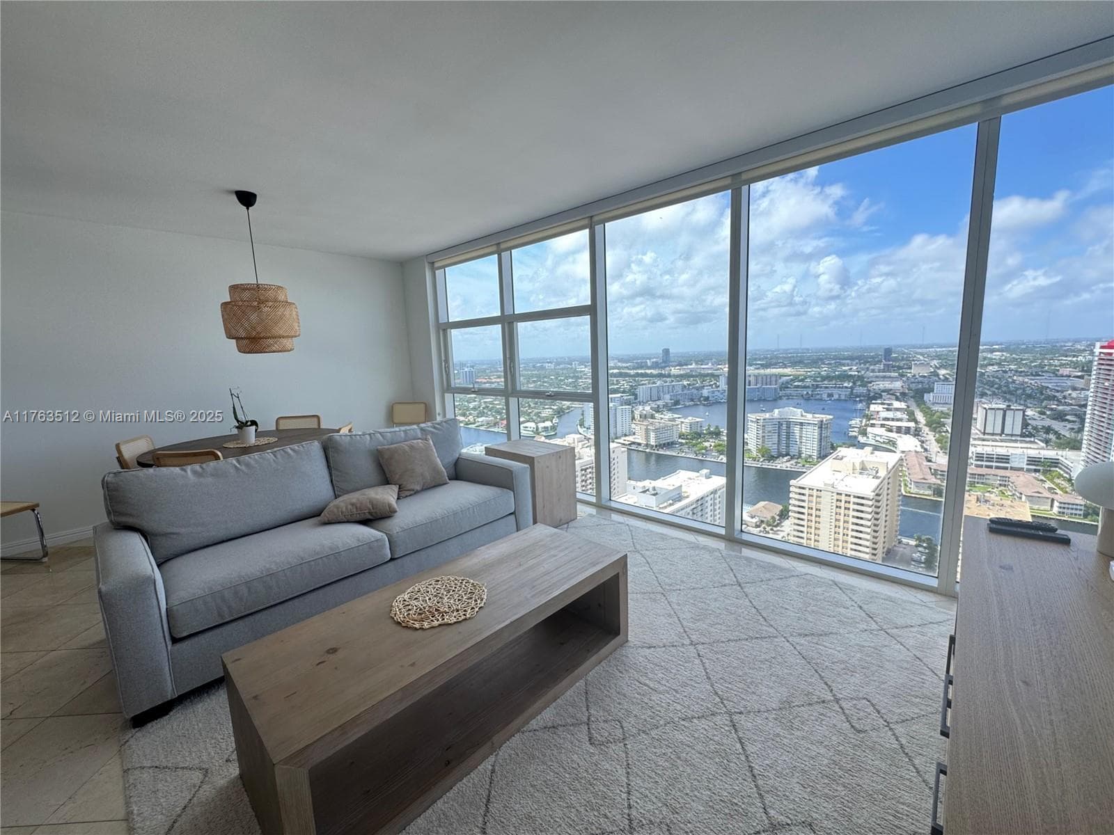 1830 S Ocean Dr 3707 photo 21