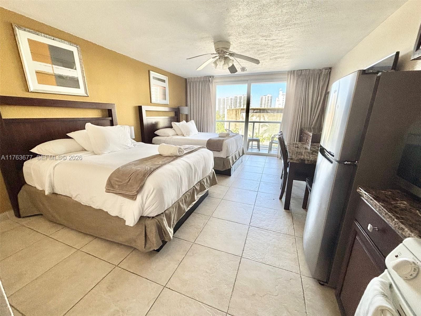 19201 Collins Ave 338 photo 1