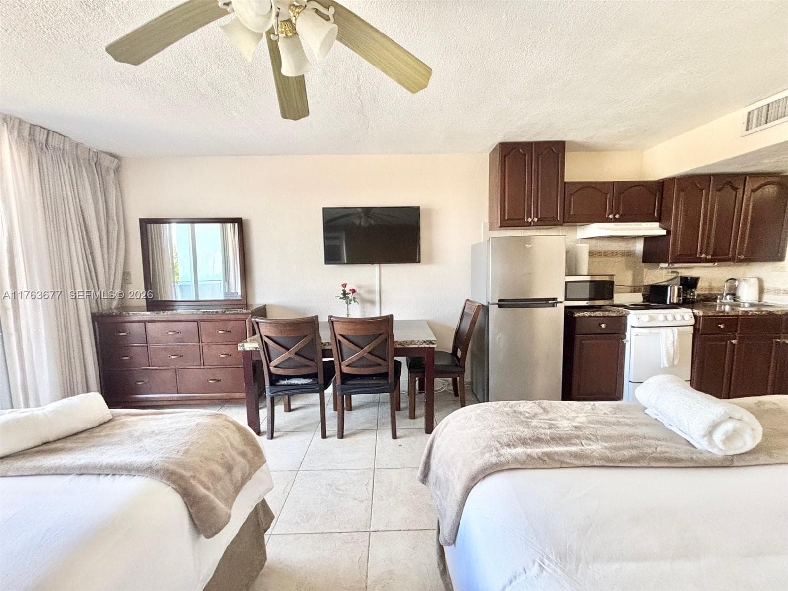 19201 Collins Ave 338 photo 9