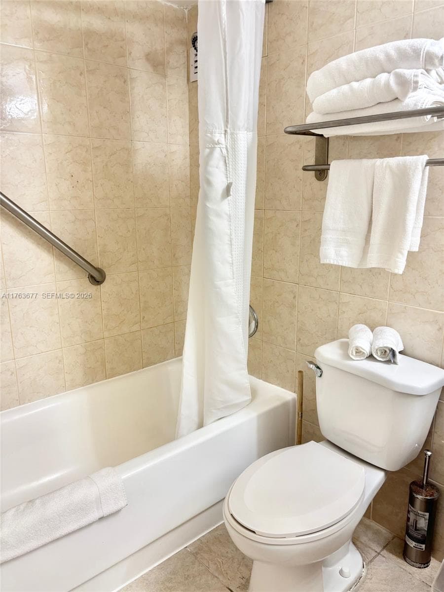 19201 Collins Ave 338 photo 14
