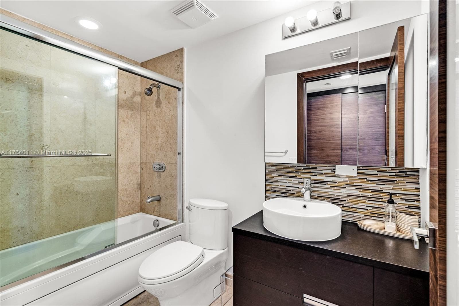 5875 Collins Ave 1704 photo 19