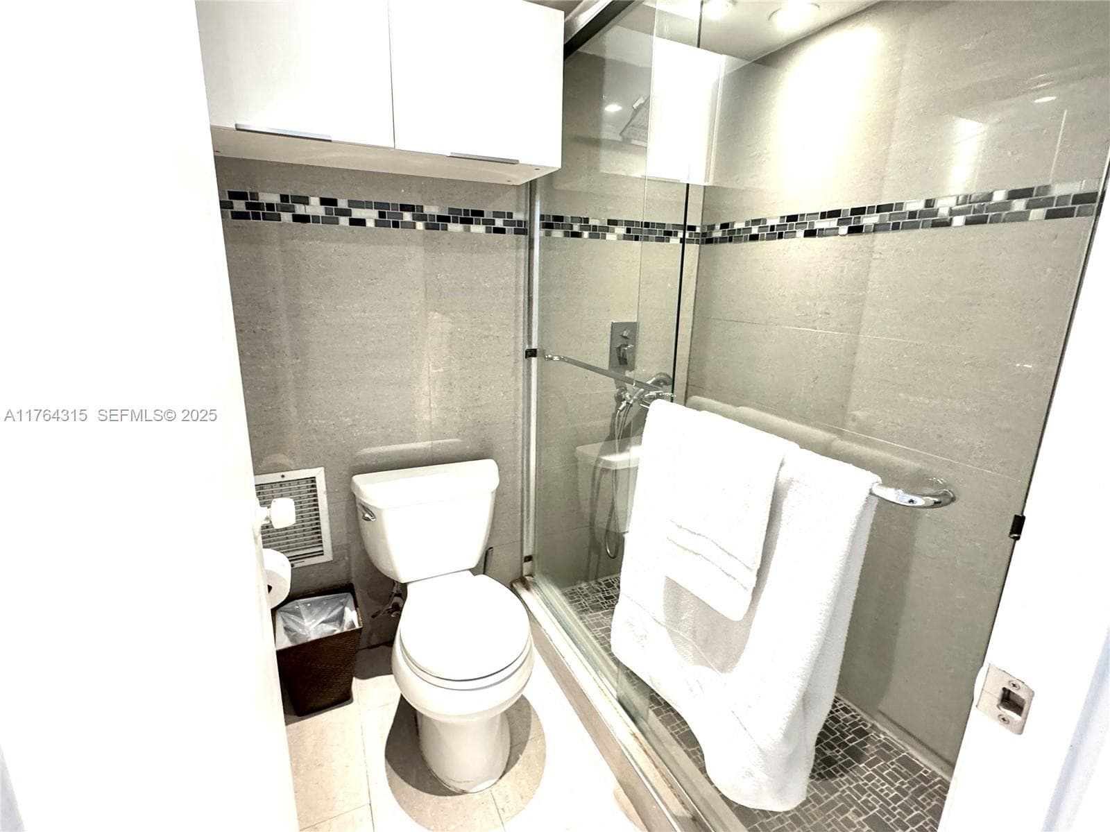 5445 Collins Ave TH-11 photo 12
