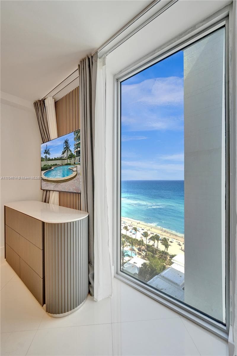 4001 S Ocean Dr 16P photo 2