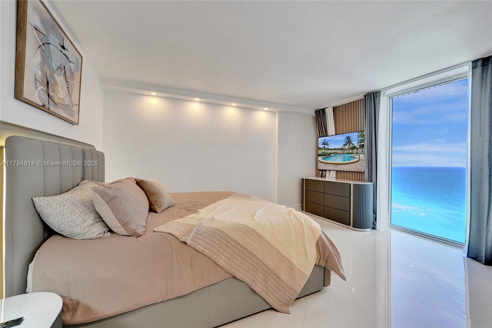 4001 S Ocean Dr 16P photo 1
