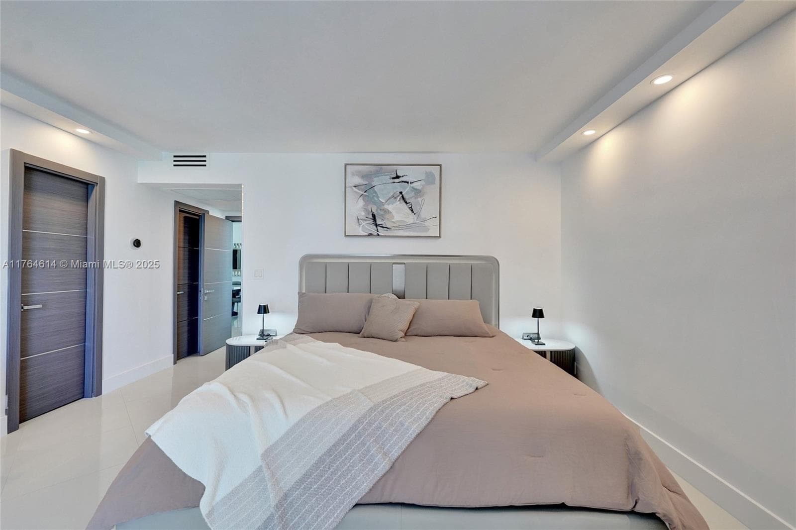 4001 S Ocean Dr 16P photo 4