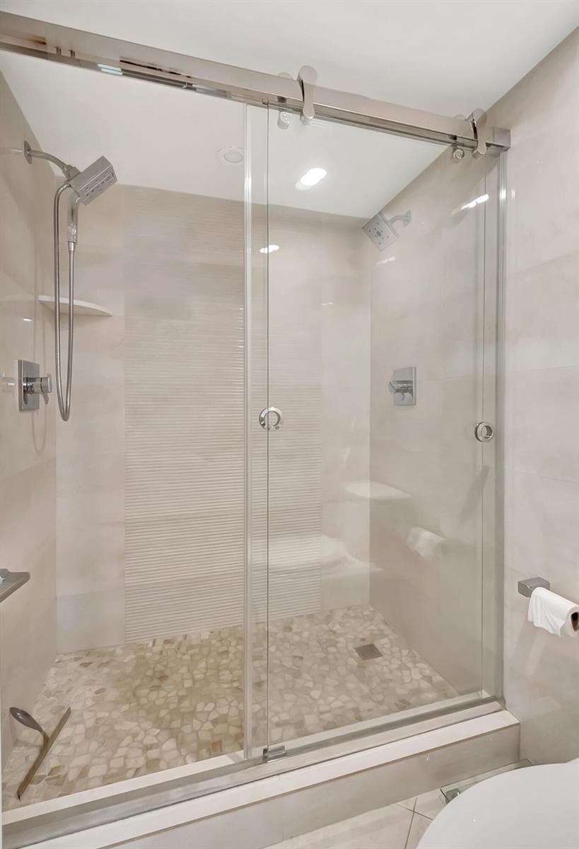 2701 N Ocean Boulevard E504 photo 22
