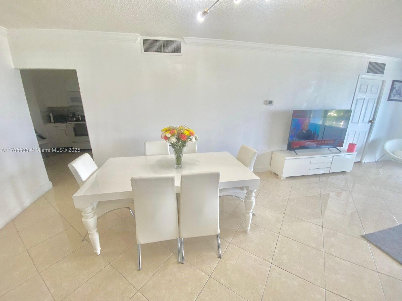 9801 Collins Ave 8M photo 5