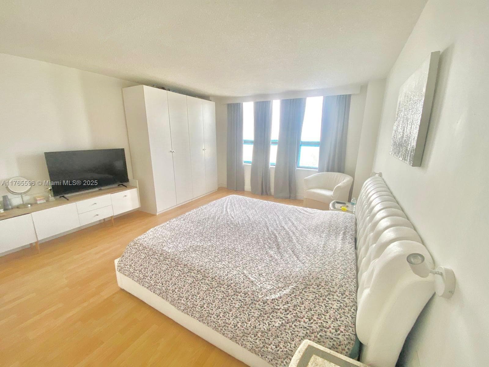 9801 Collins Ave 8M photo 15