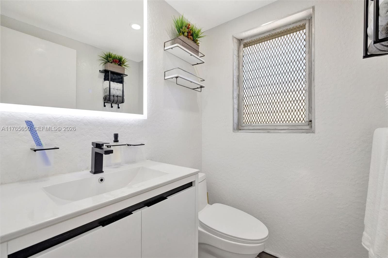 2200 Diana Dr 310 photo 17