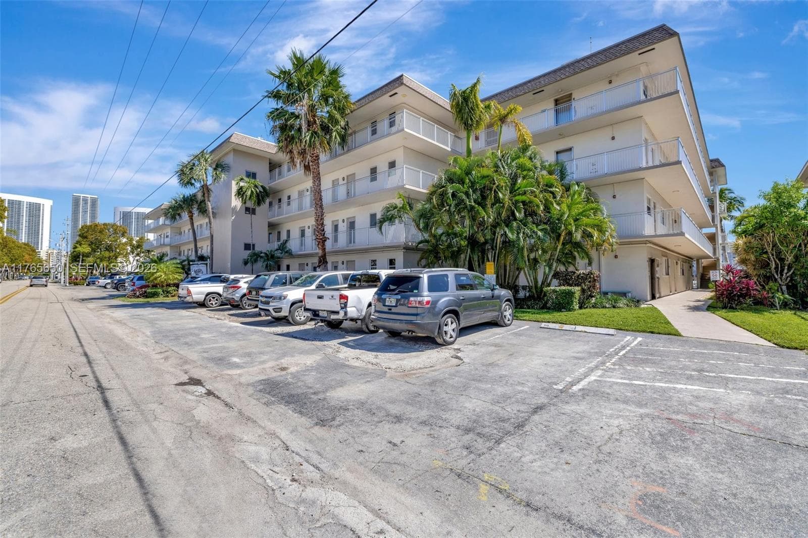 2200 Diana Dr 310 photo 3