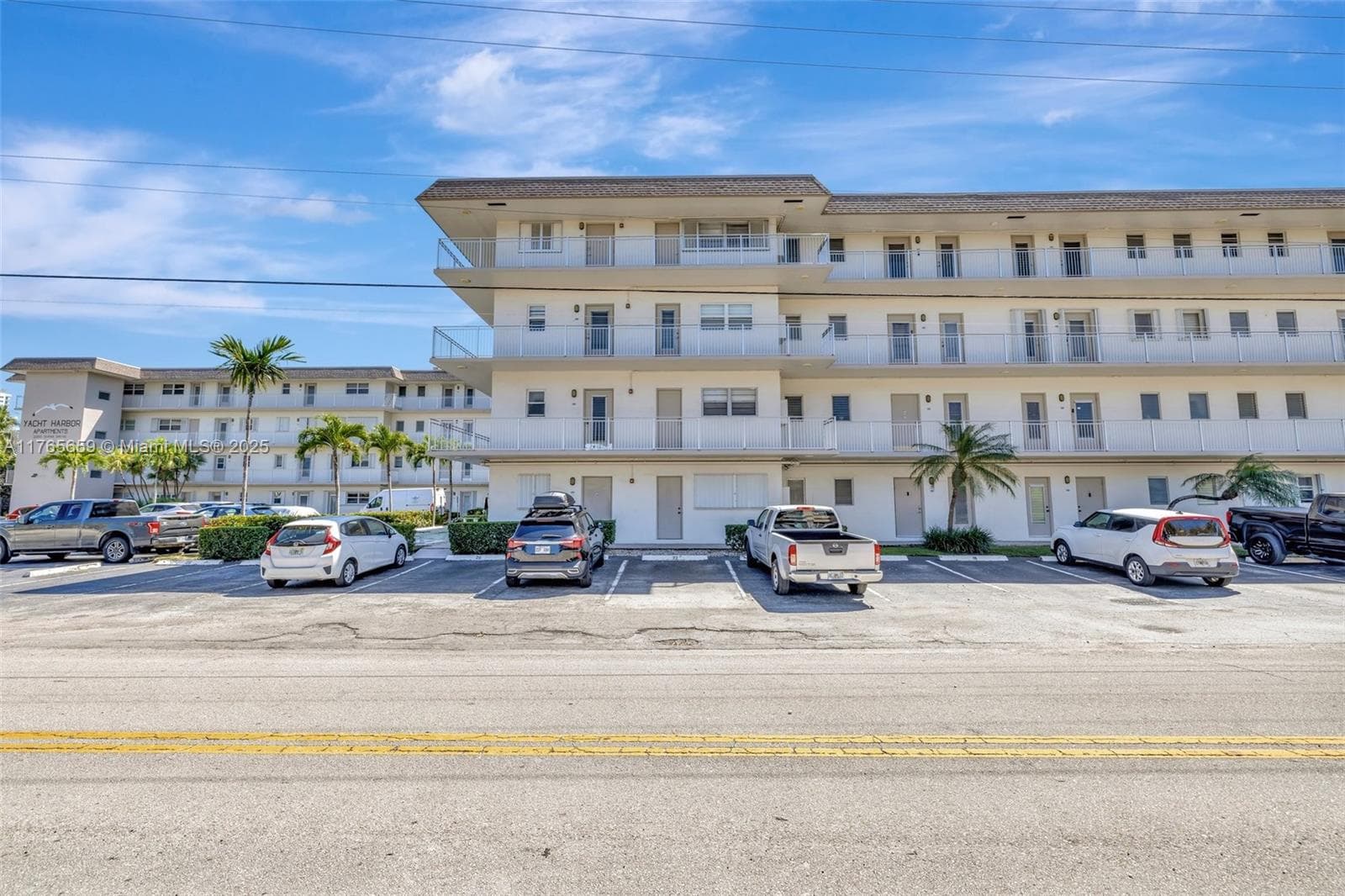 2200 Diana Dr 111 photo 2