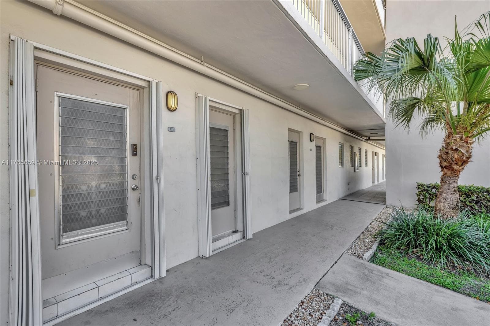 2200 Diana Dr 111 photo 3