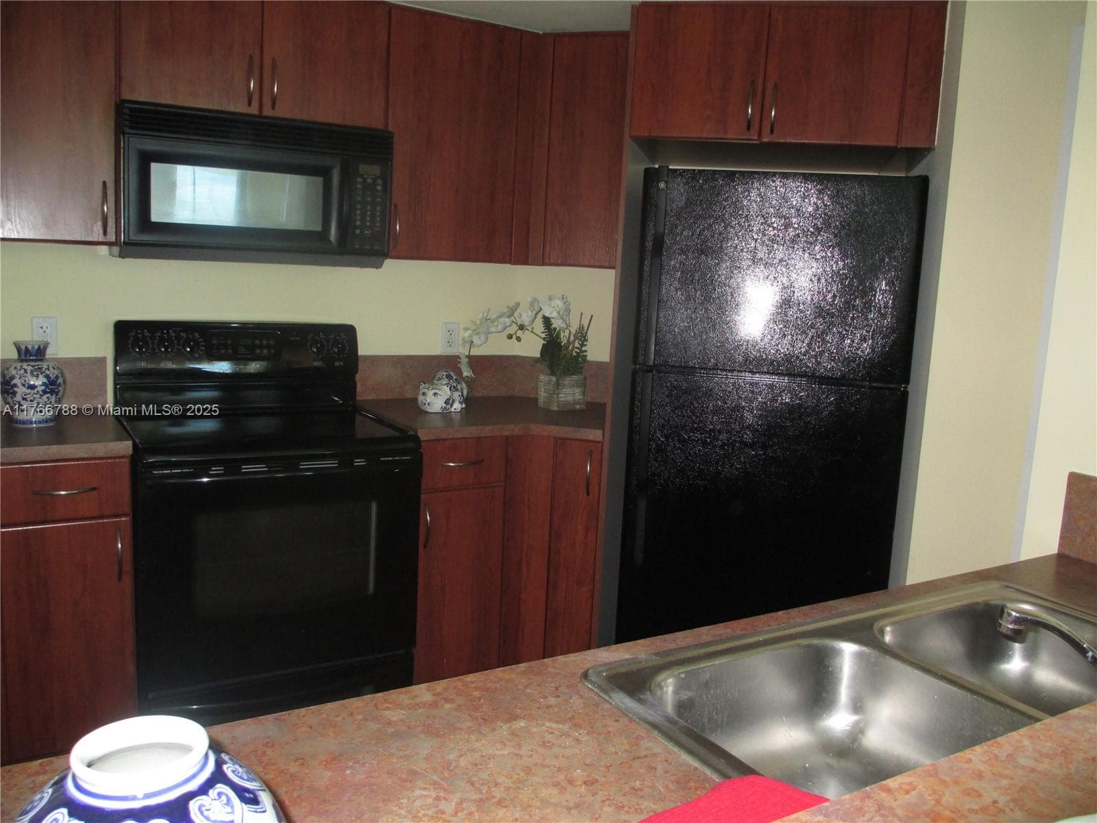 9201 Collins Ave 1021 photo 6