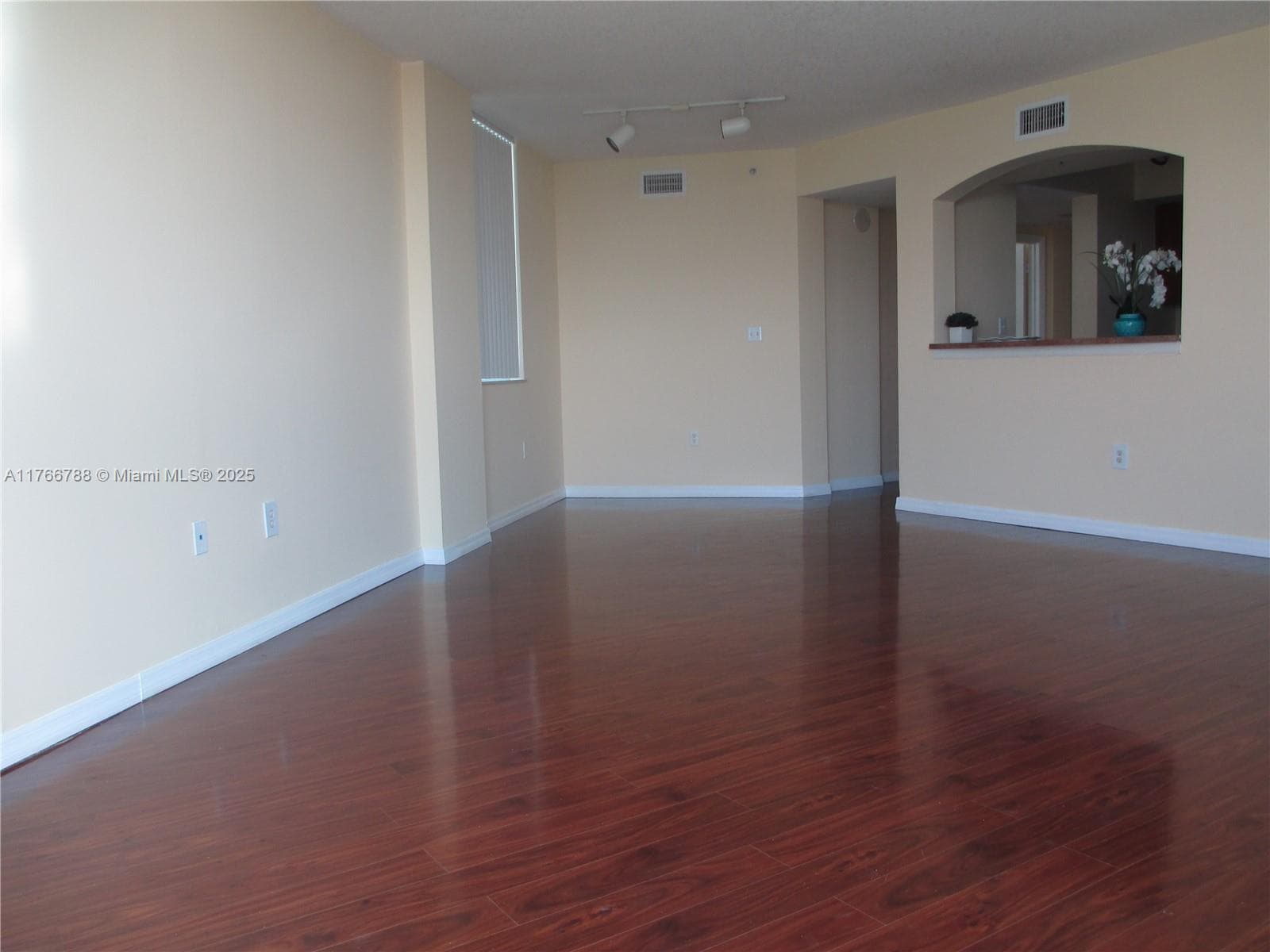 9201 Collins Ave 1021 photo 4