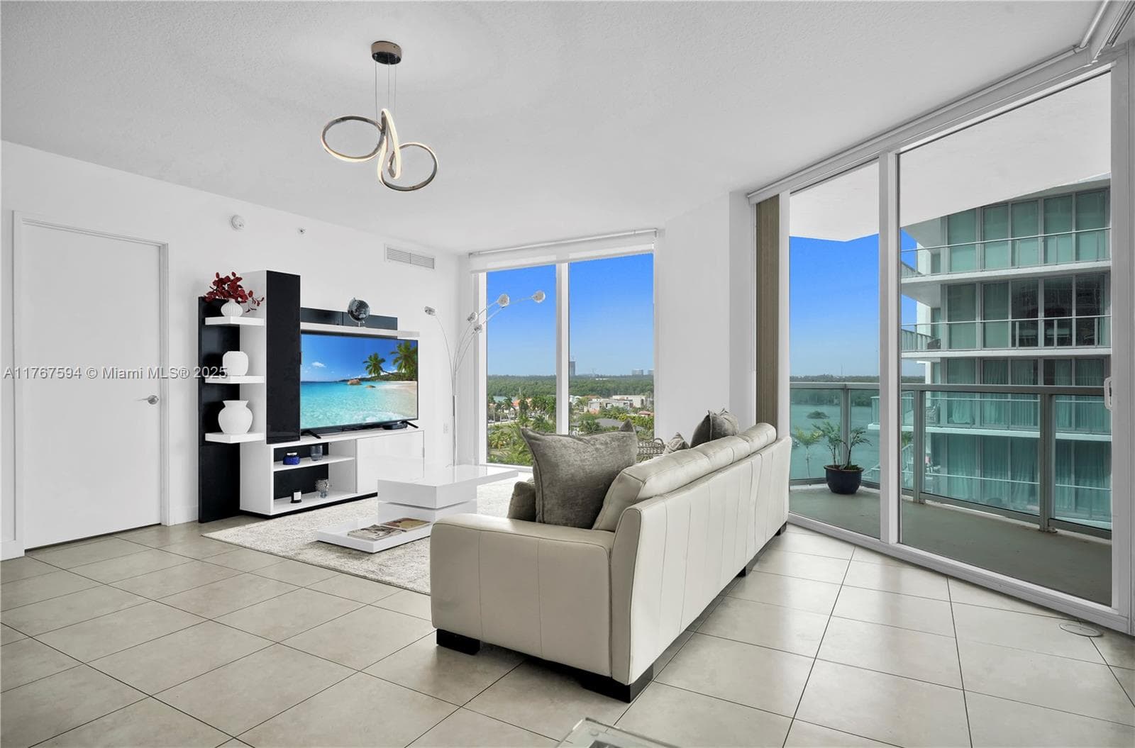 250 Sunny Isles Blvd 3-904 photo 3