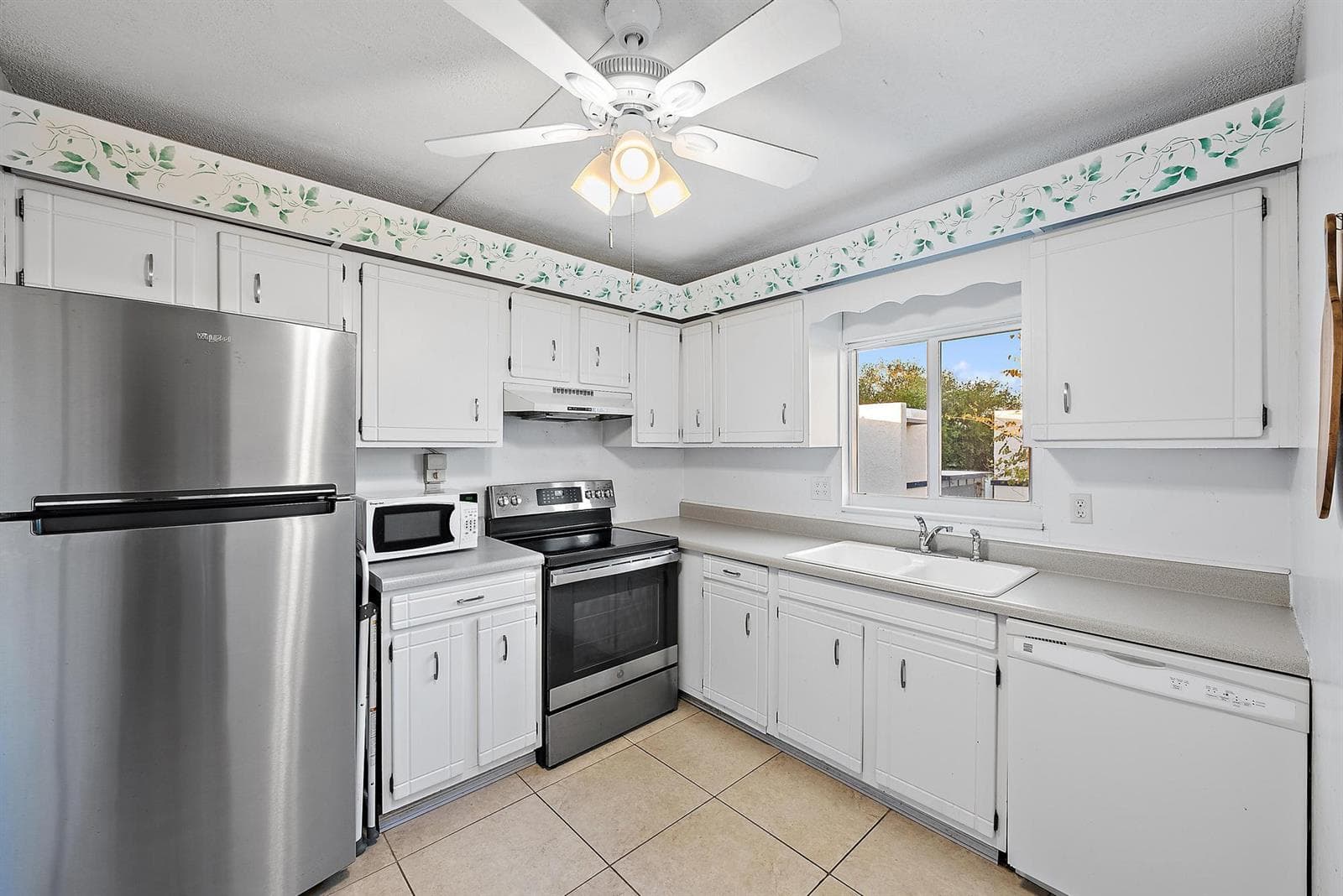 1561 NE 12th Terrace #C-14 4