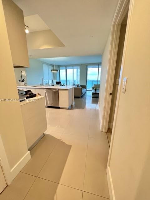 2600 E Hallandale Beach Blvd T3102 photo 4