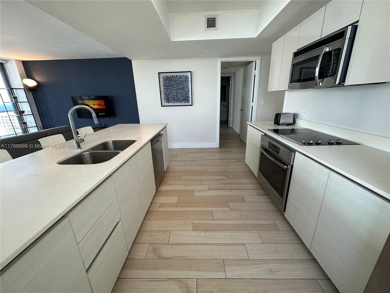 2600 E Hallandale Beach Blvd T2202 photo 12