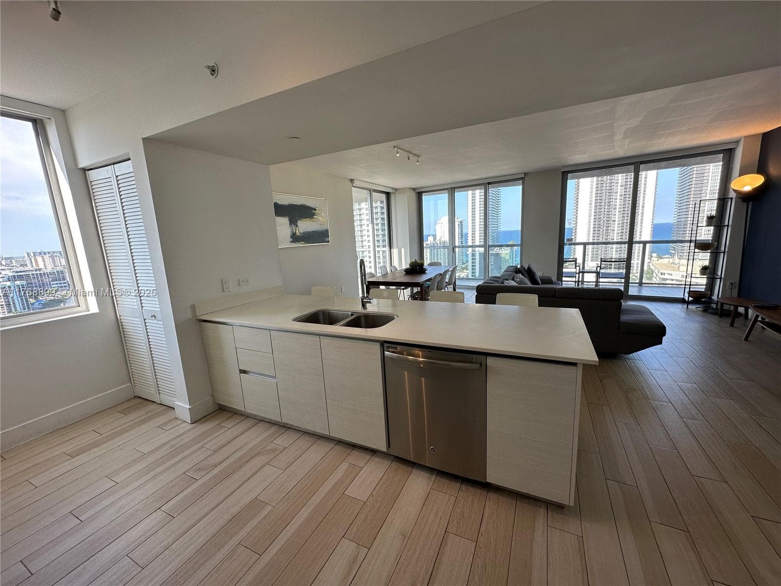 2600 E Hallandale Beach Blvd T2202 photo 14
