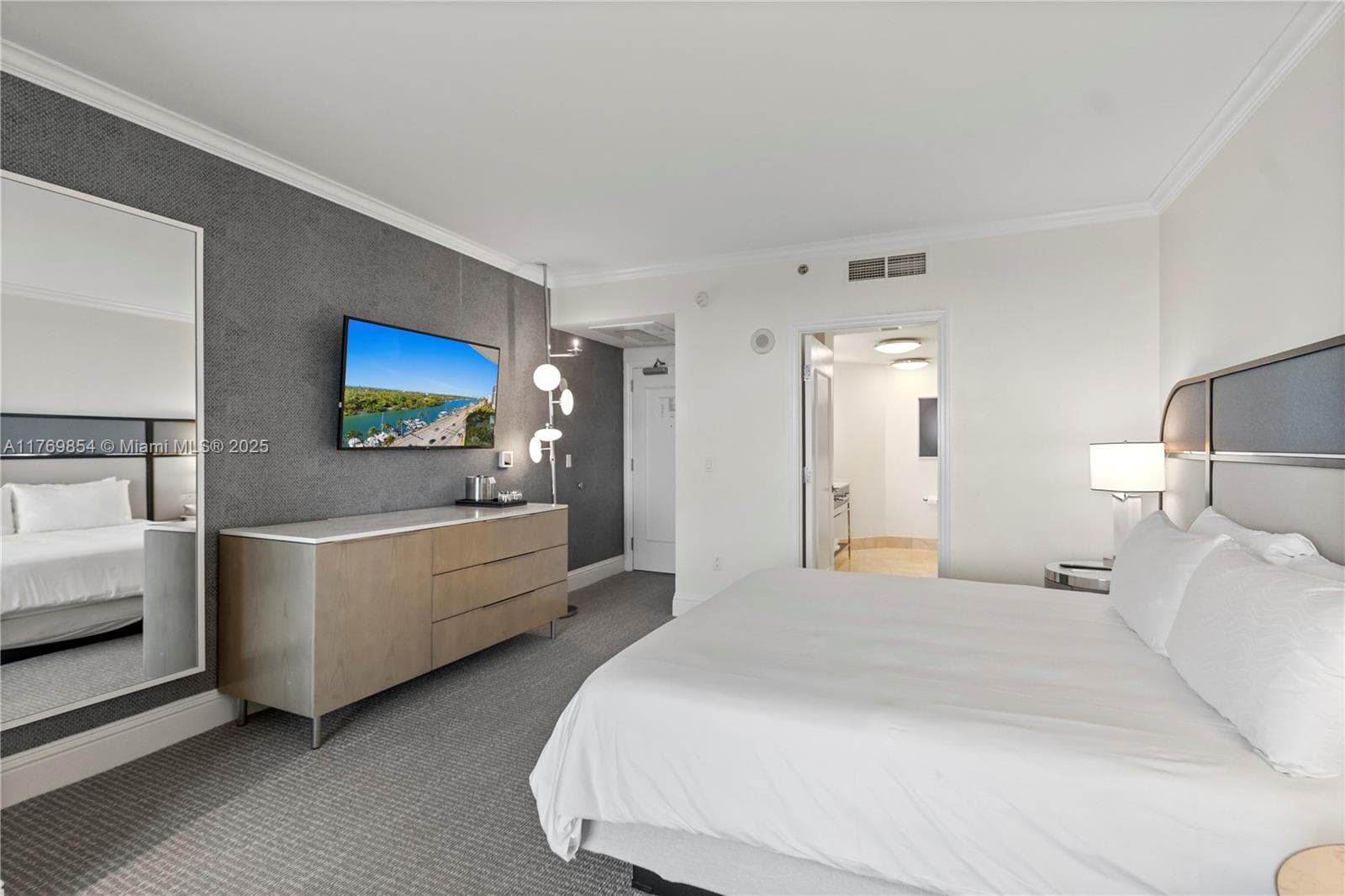 4401 Collins Ave 1017 photo 10
