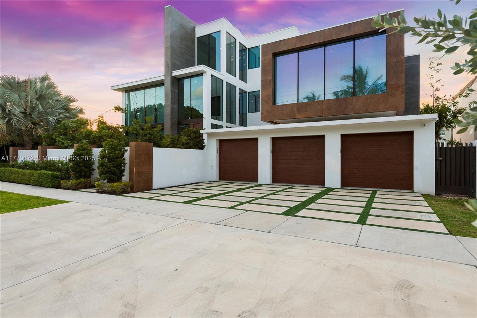 1400 Bayview Dr photo 5