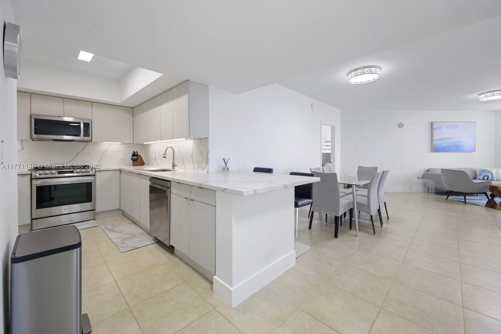 16699 Collins Ave 3306 photo 7