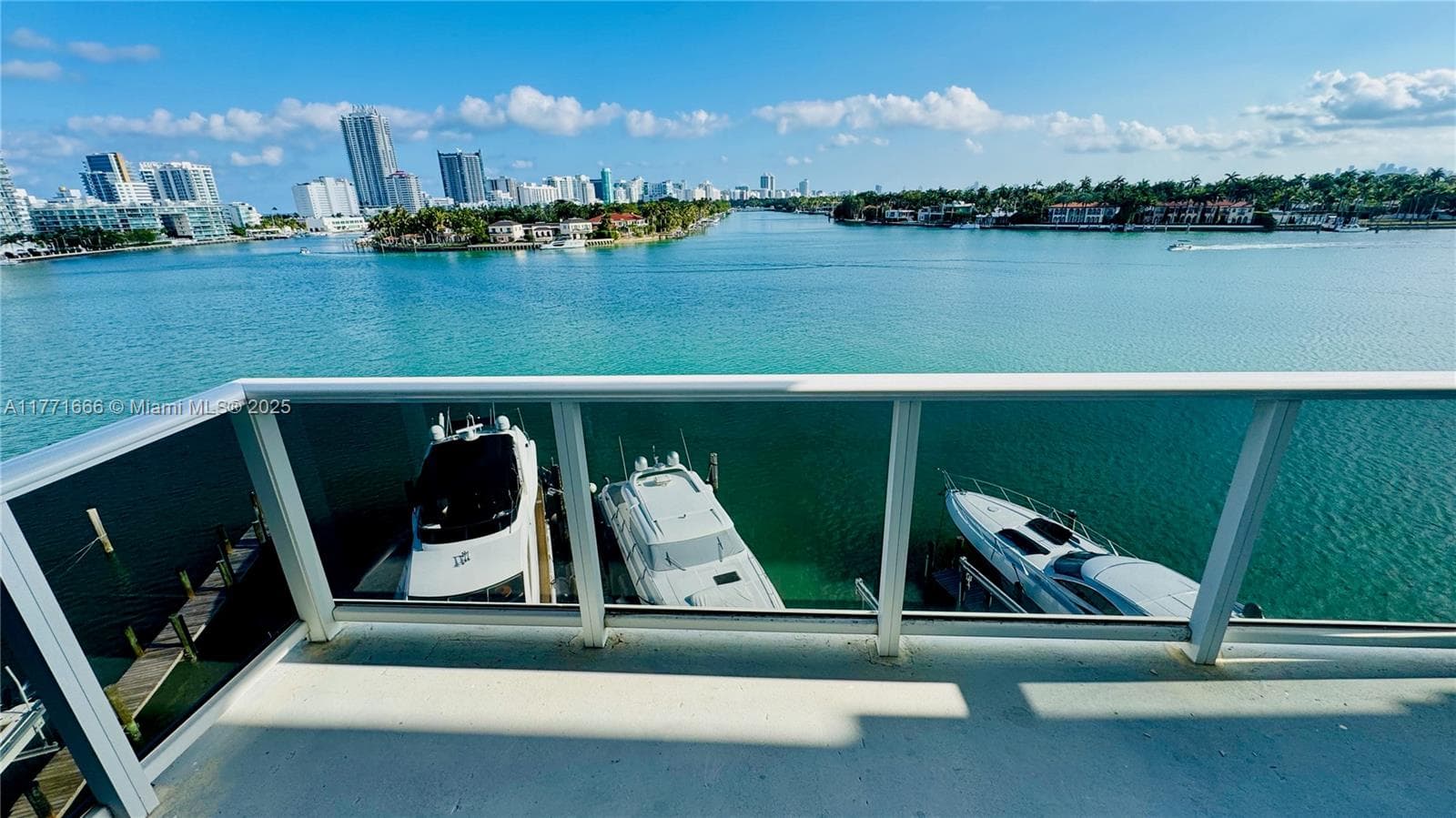 900 Bay Dr 526 photo 5
