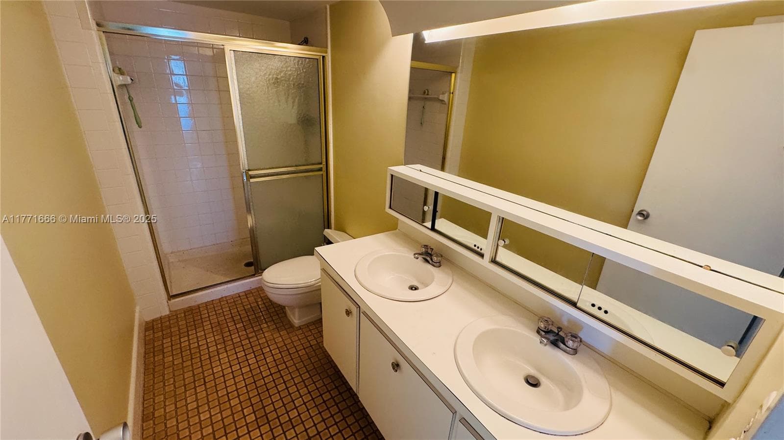900 Bay Dr 526 photo 20