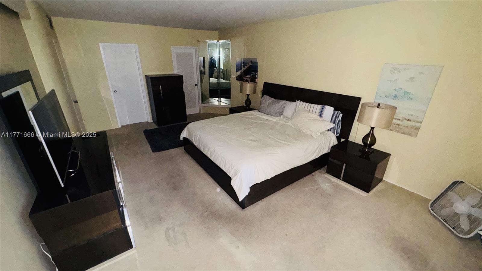 900 Bay Dr 526 photo 24