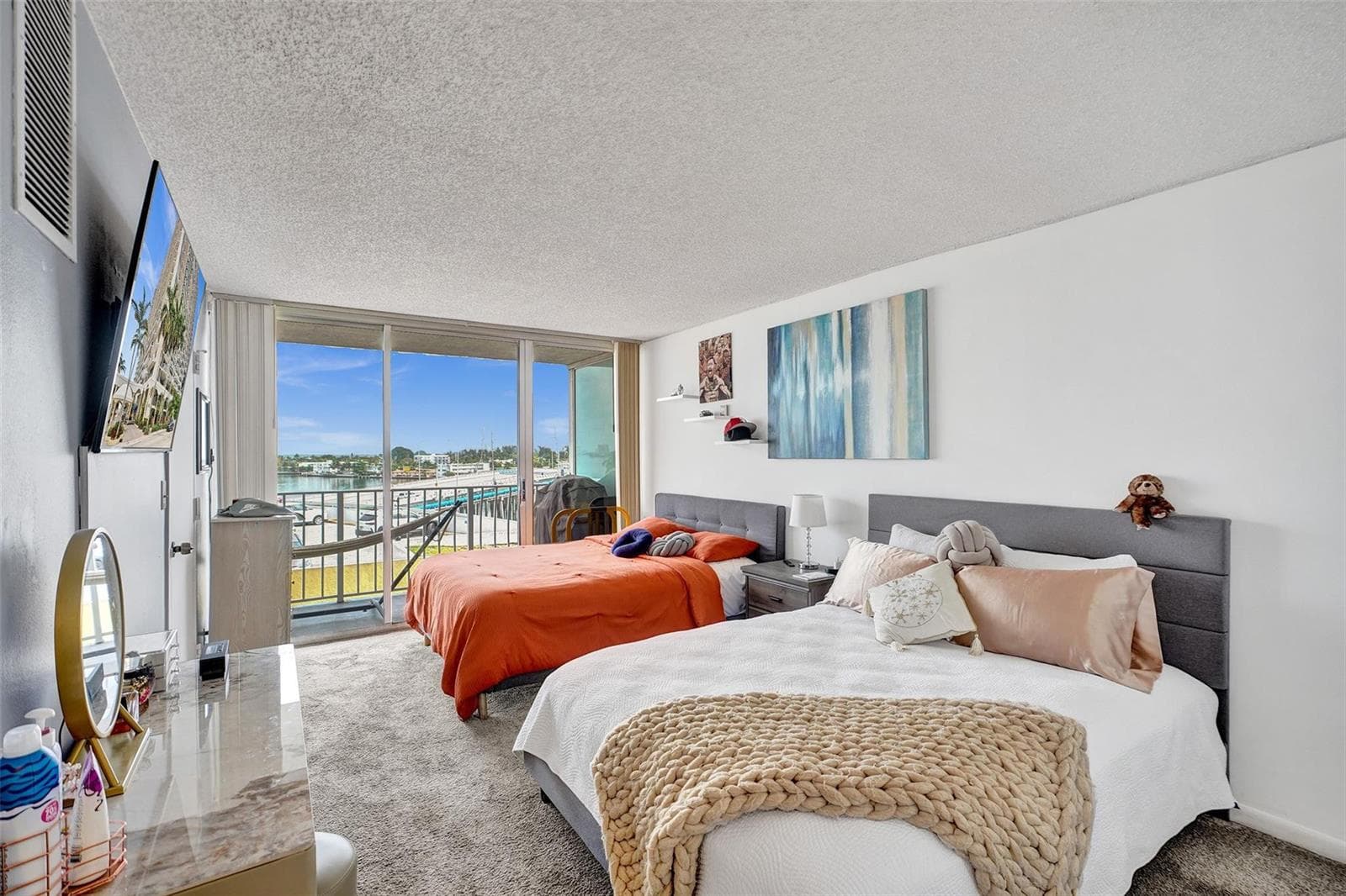 7601 E Treasure Drive 617 photo 9
