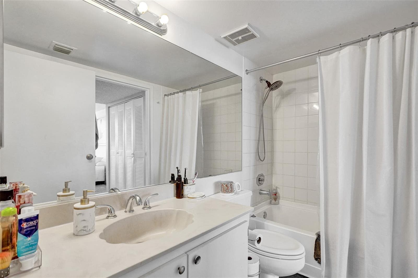 7601 E Treasure Drive 617 photo 18
