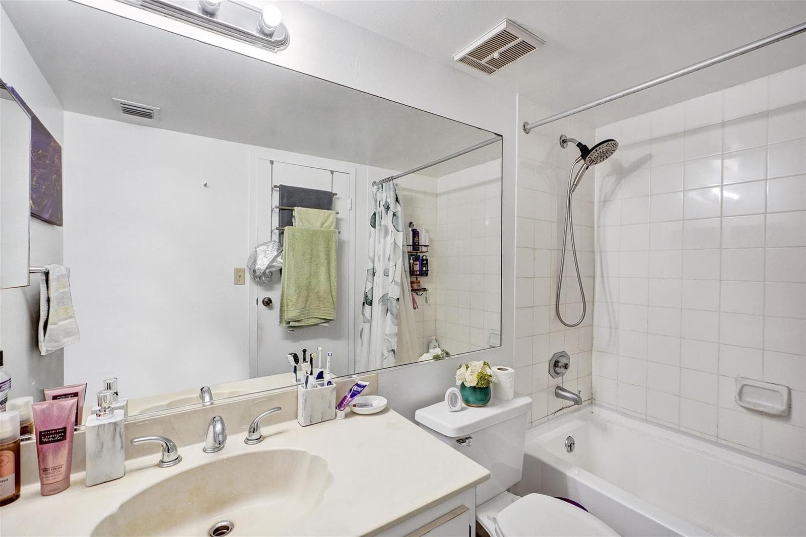 7601 E Treasure Drive 617 photo 11