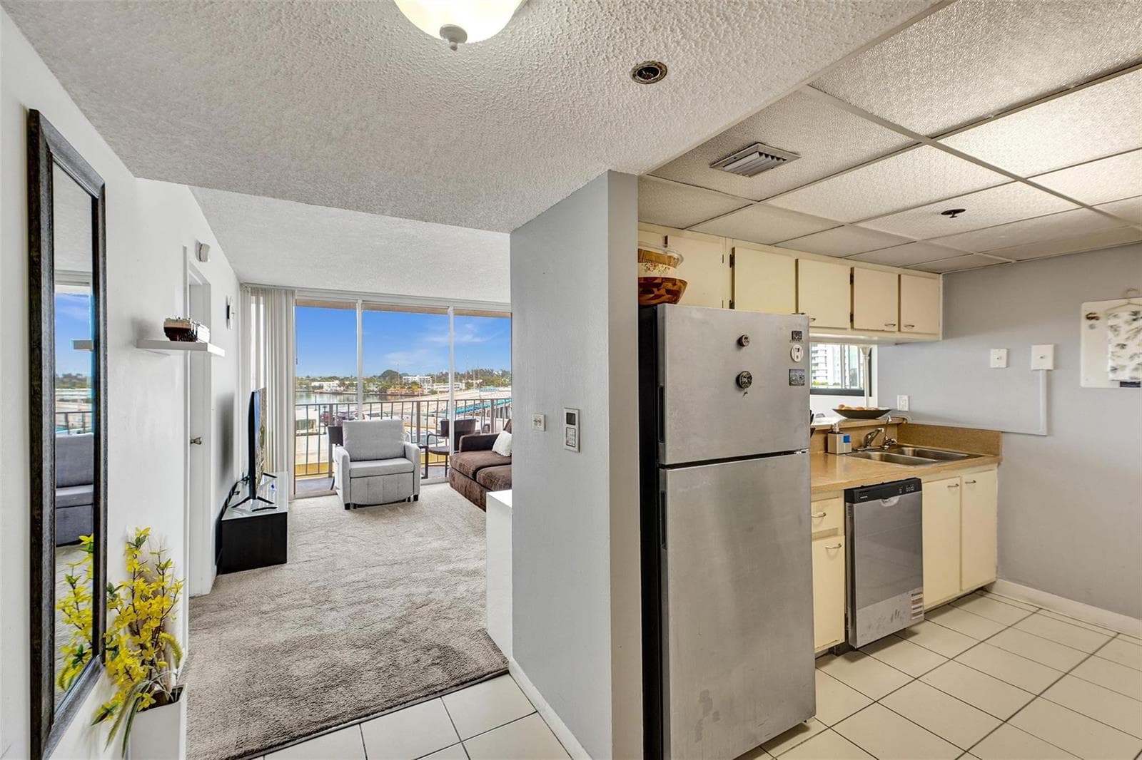 7601 E Treasure Drive 617 photo 19