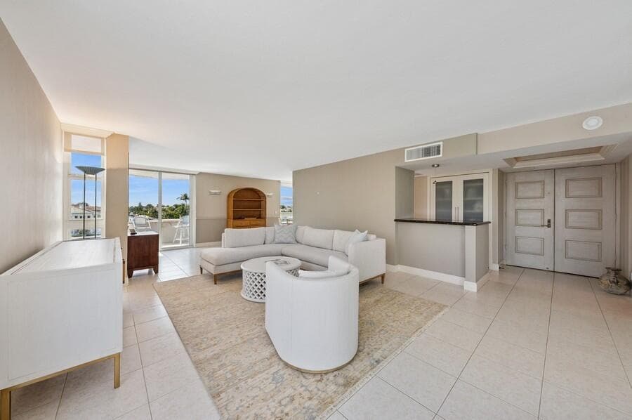 2200 S Ocean Boulevard 401 photo 3