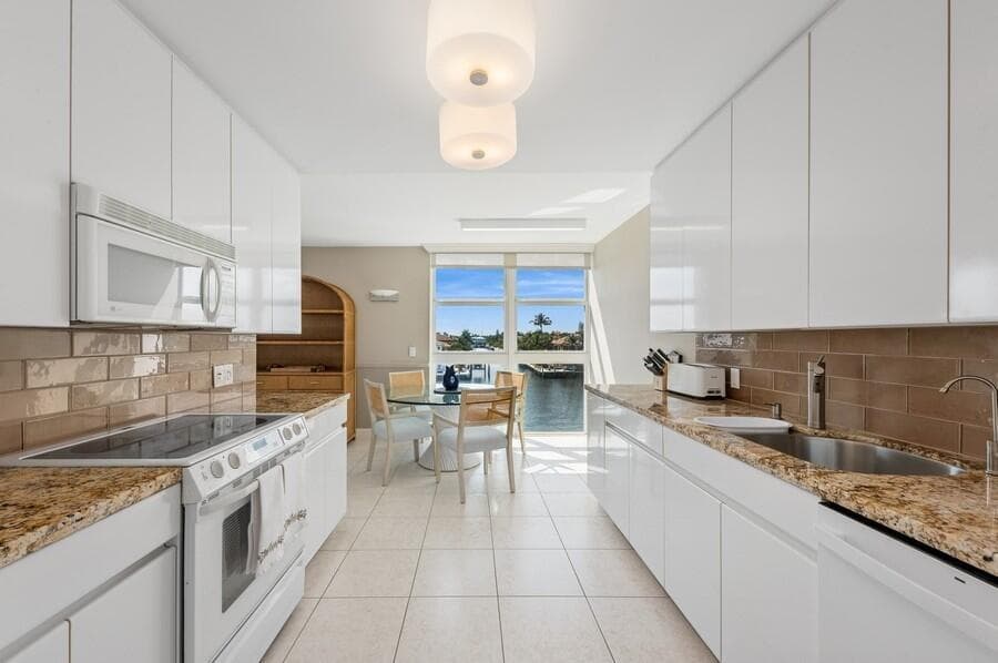 2200 S Ocean Boulevard 401 photo 11