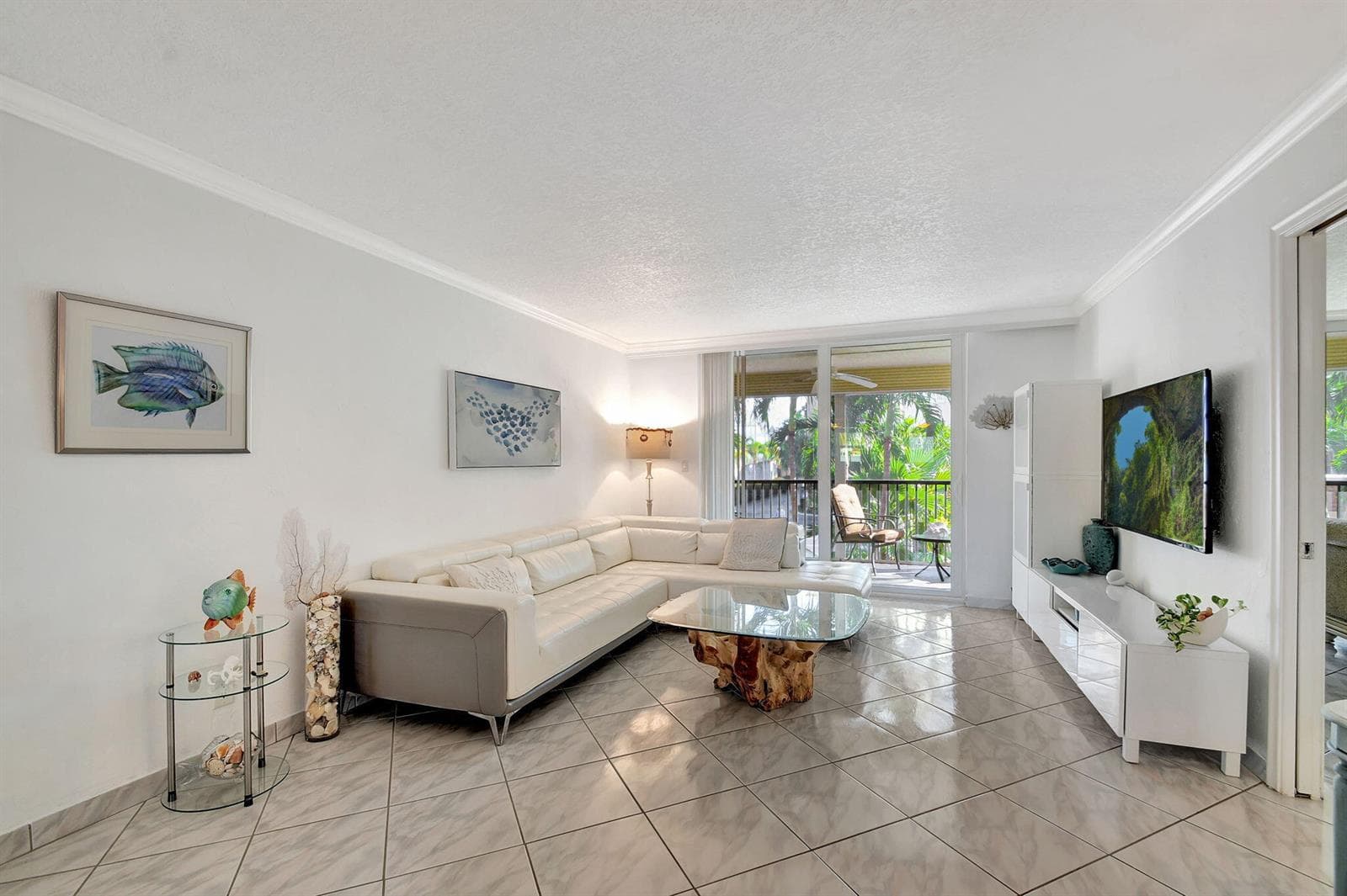 720 E Ocean Avenue 202 photo 3