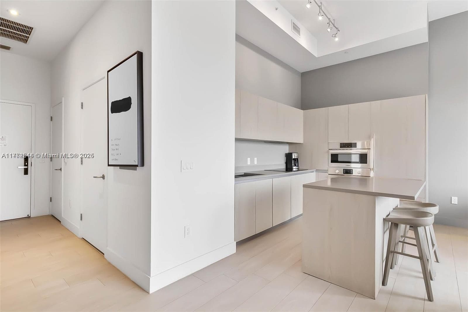 4010 Ocean Dr R406 photo 7