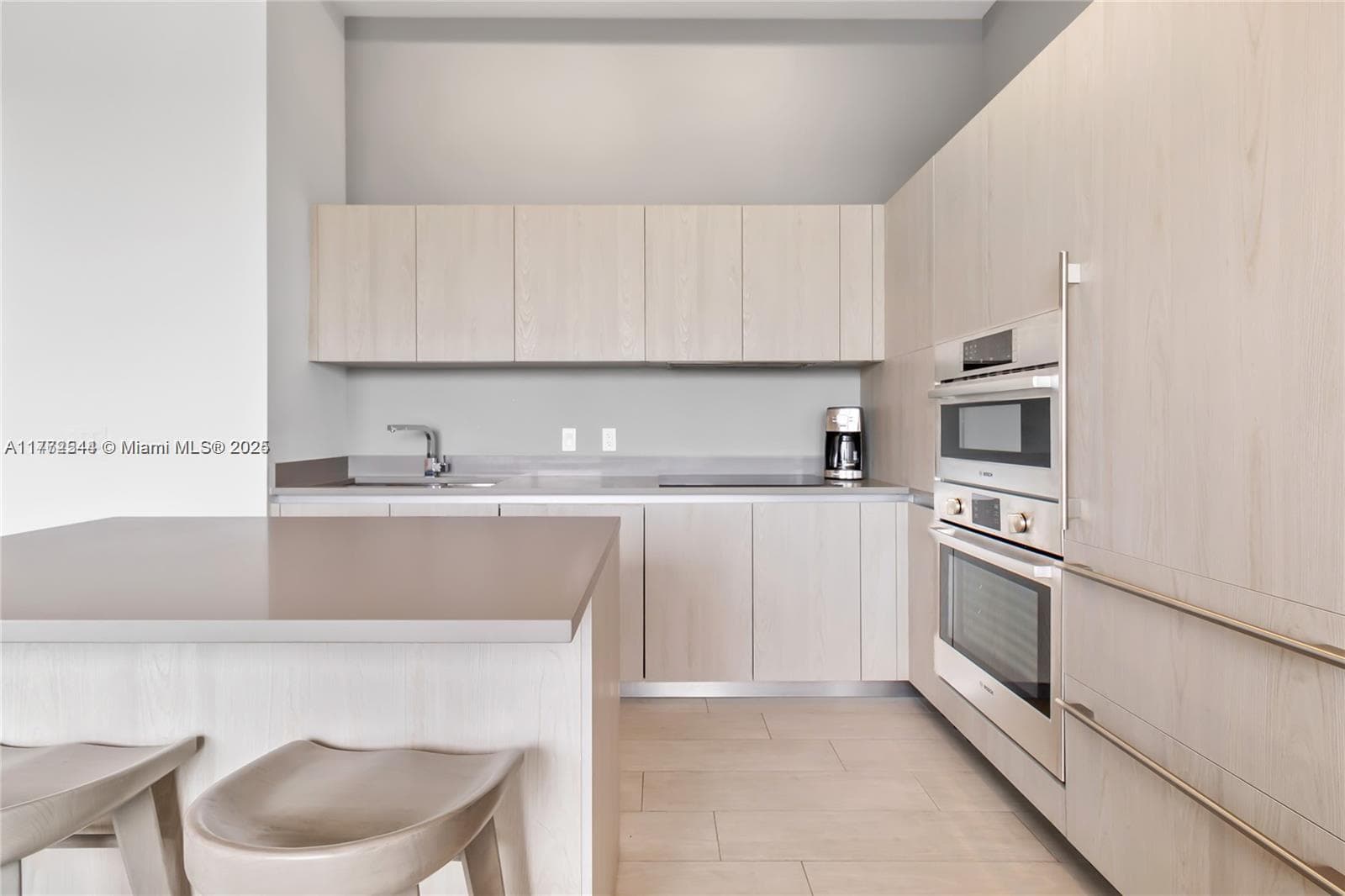 4010 Ocean Dr R406 photo 14