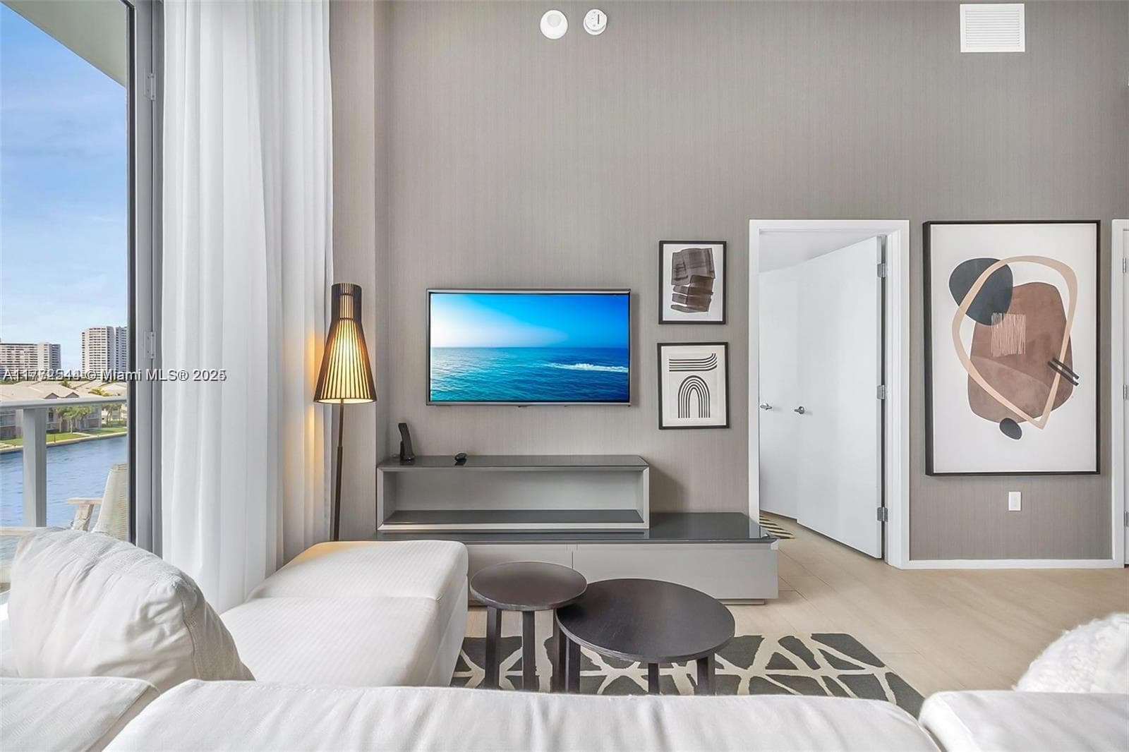 4010 Ocean Dr R406 photo 11