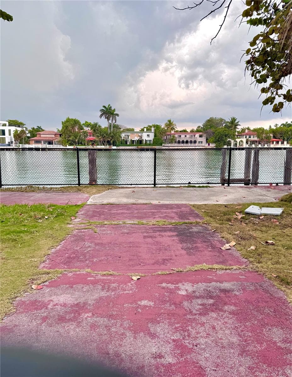 5255 Collins Ave Boat Slip E photo 2