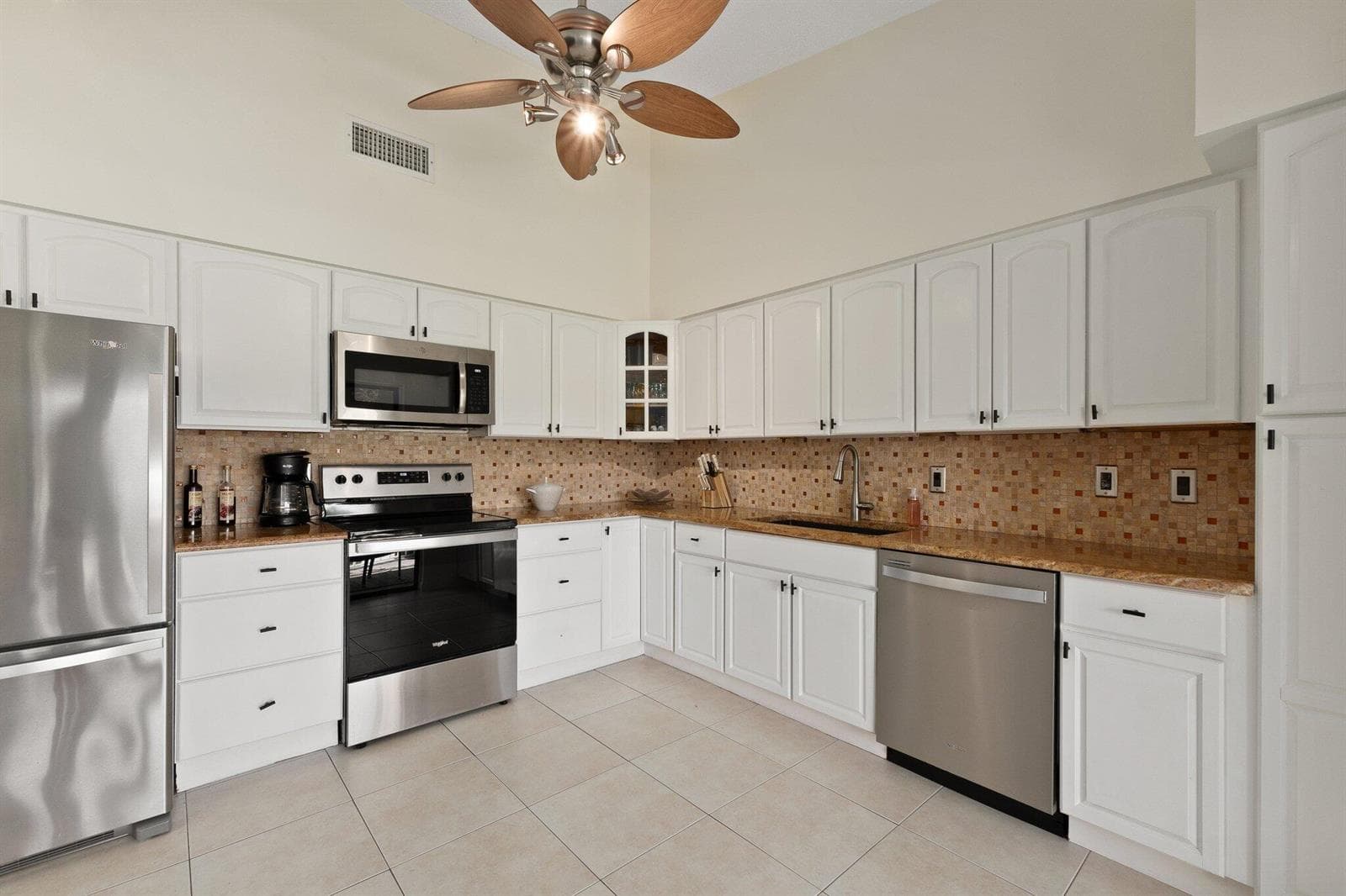 3212 S Lakeview Circle 10205 photo 23