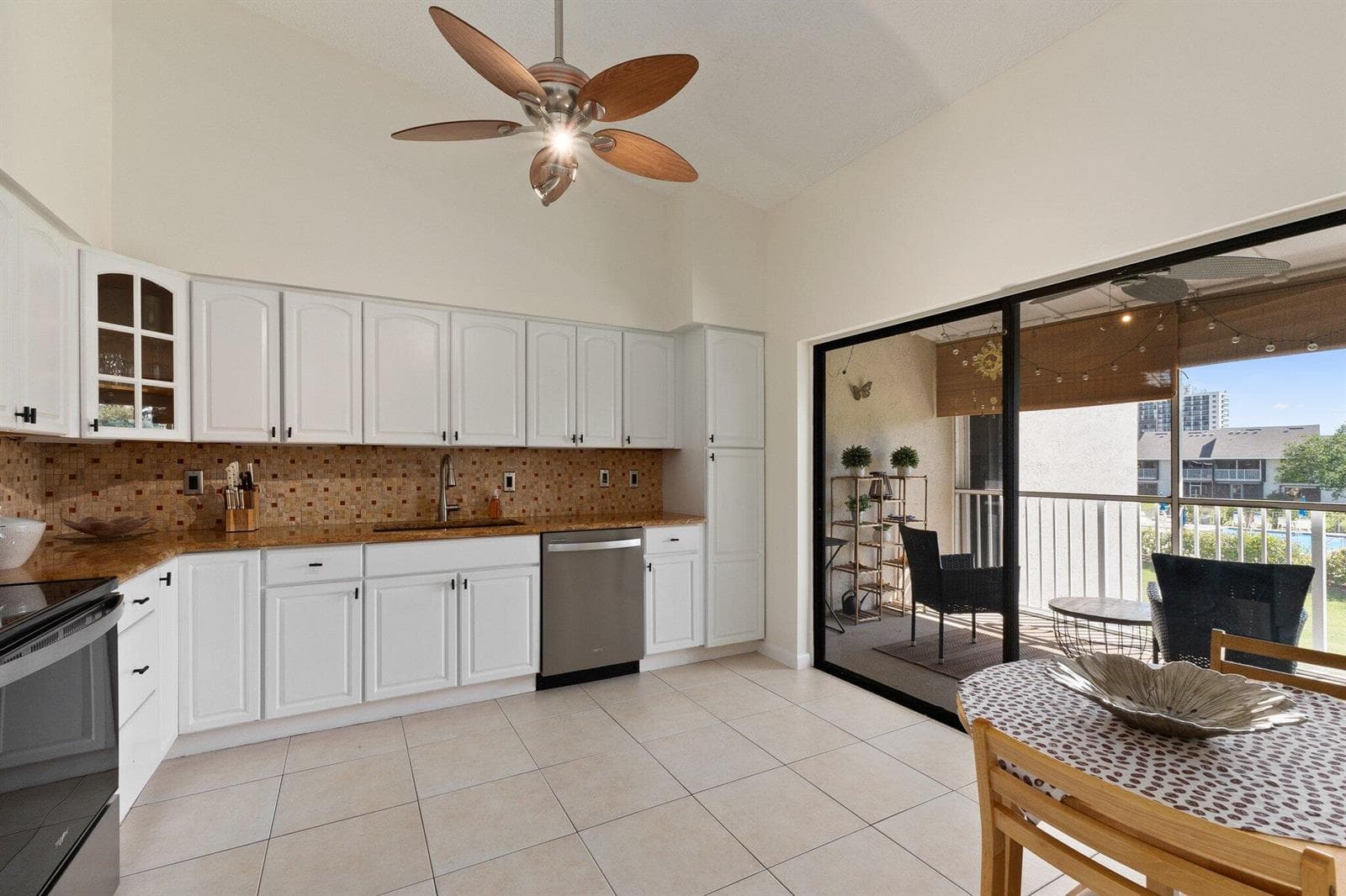 3212 S Lakeview Circle 10205 photo 22