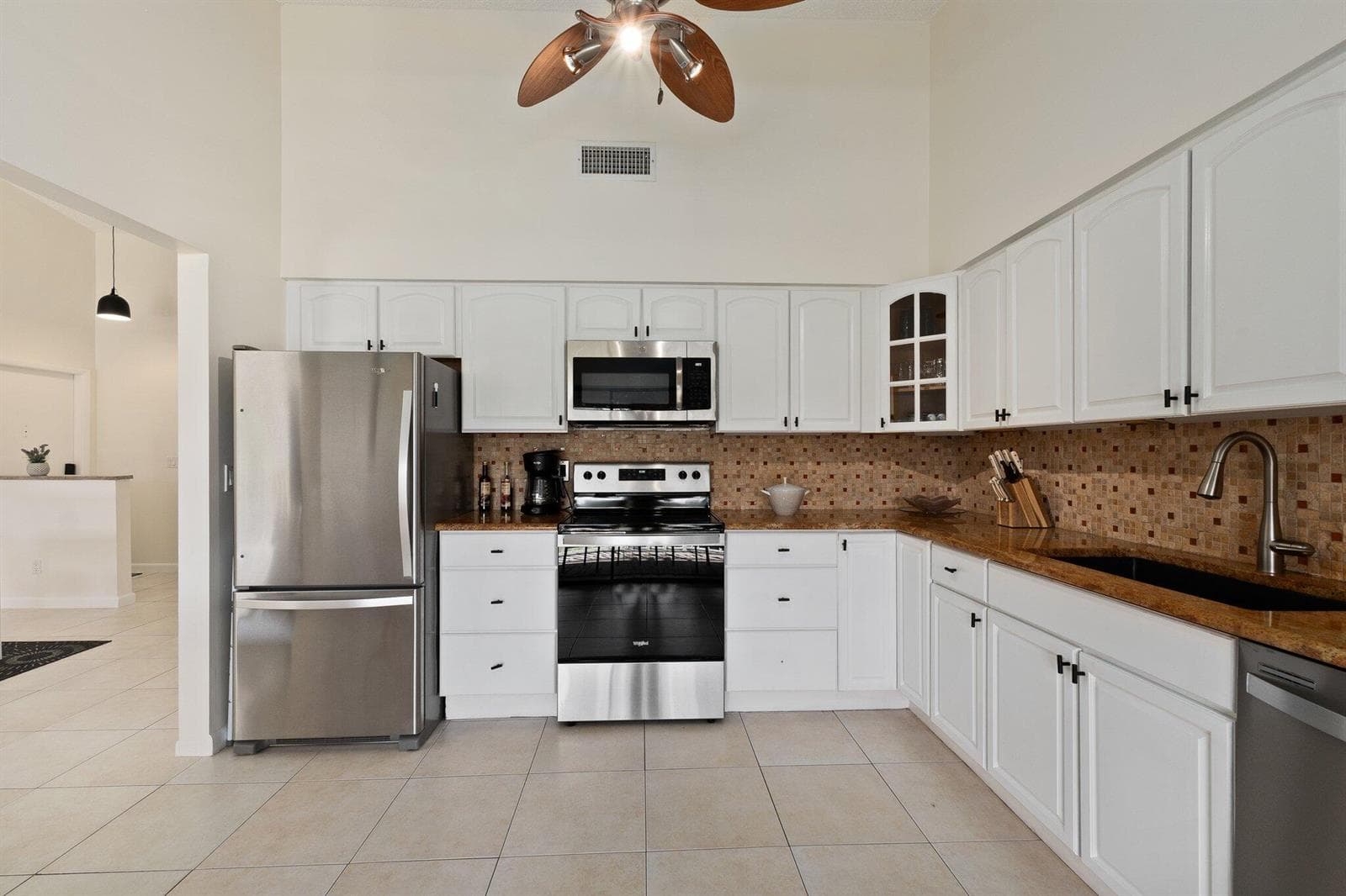 3212 S Lakeview Circle 10205 photo 24