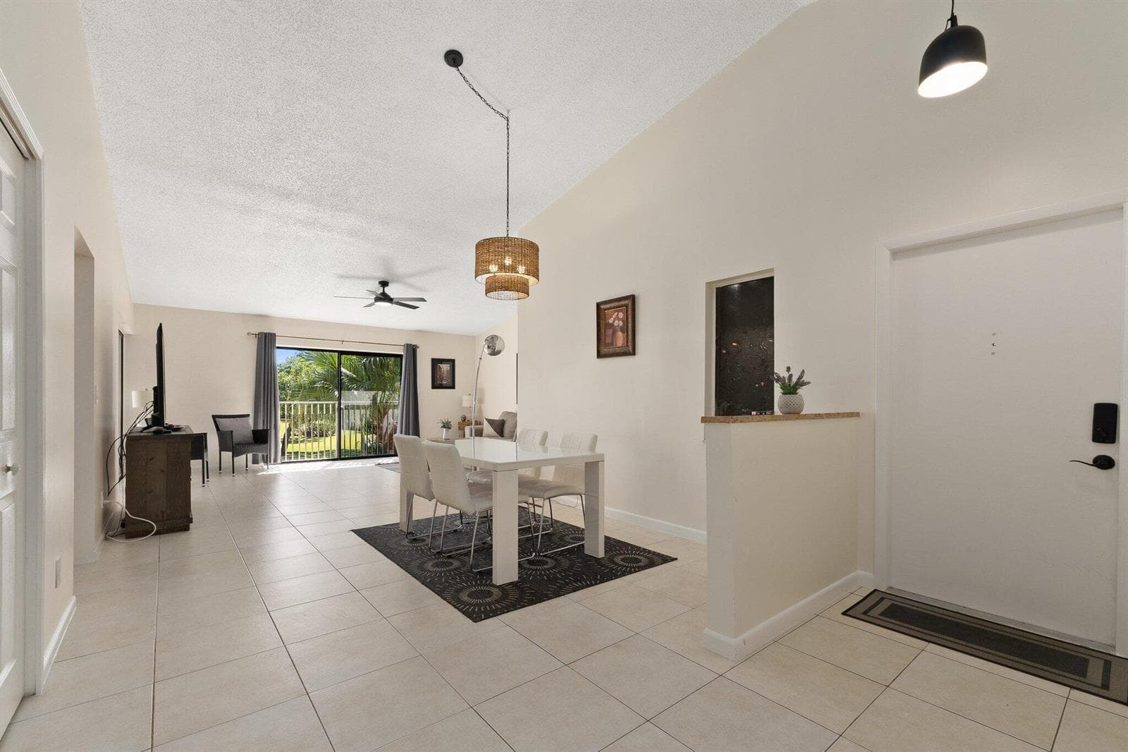 3212 S Lakeview Circle 10205 photo 14