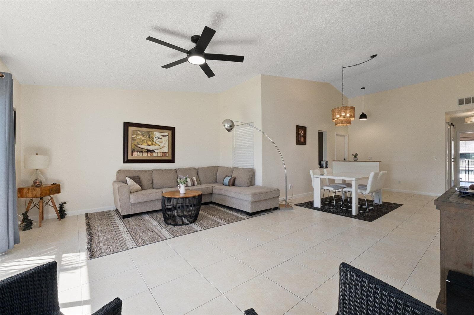 3212 S Lakeview Circle 10205 photo 18