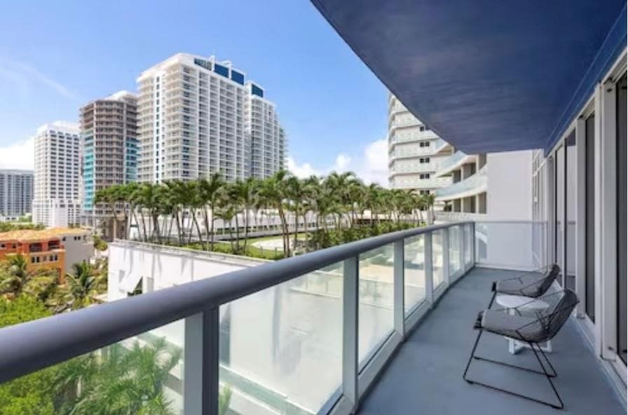 3101 N Bayshore Drive 604 photo 1