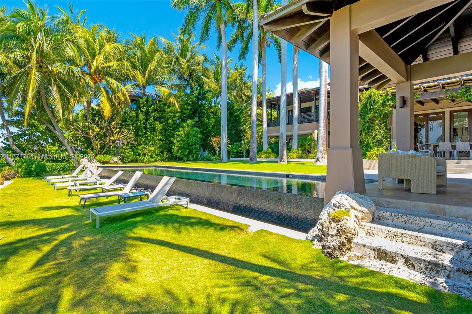 9 Harbor Pt photo 22